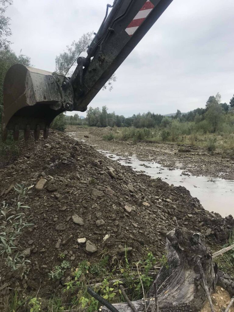 Копання та чистка ставів Івано-Франківськ і обл. 10м. 499227073 1822207518628336 2356702653809459738 n