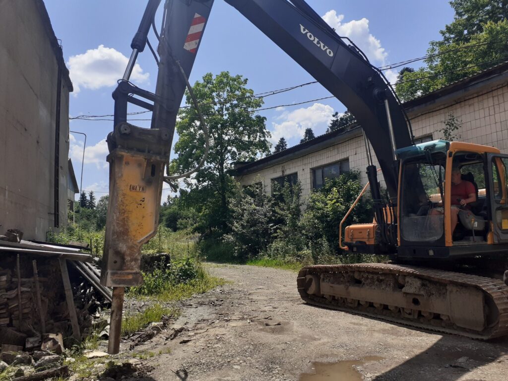 гусеничний екскаватор Івано-Франківськ оренда та послуги 15т 499439114 1822208901961531 7070615662387330721 n