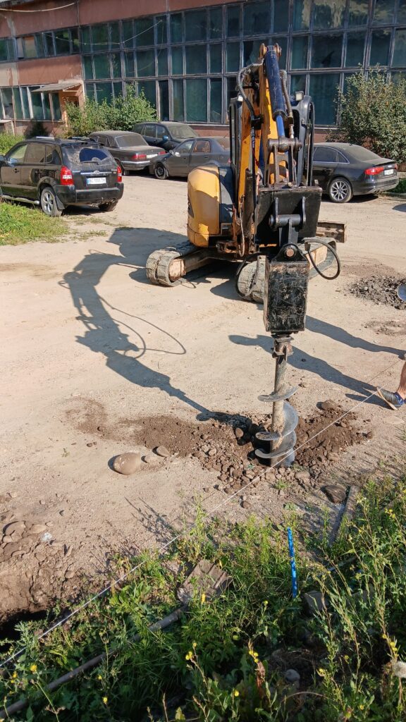 послуги ямобура , бура на екскаваторі буріння сваїв